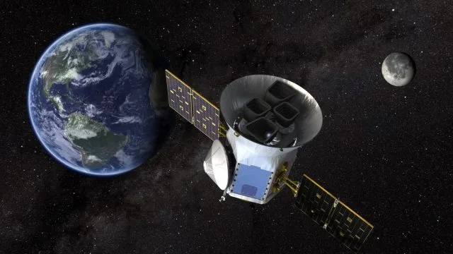 Космический корабль НАСА «Планета-охотник» НАСА теперь работает