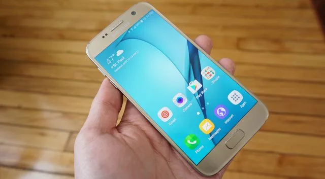 Top 5 Features Apple Stole From Samsung
