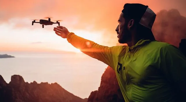 Hands On With Parrot Anafi Portable Drone: Может ли это отменить «Mavic» DJI?