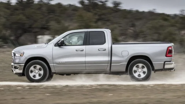Ram 1500: Великий дисплей, 48-вольта харчування імпульс.