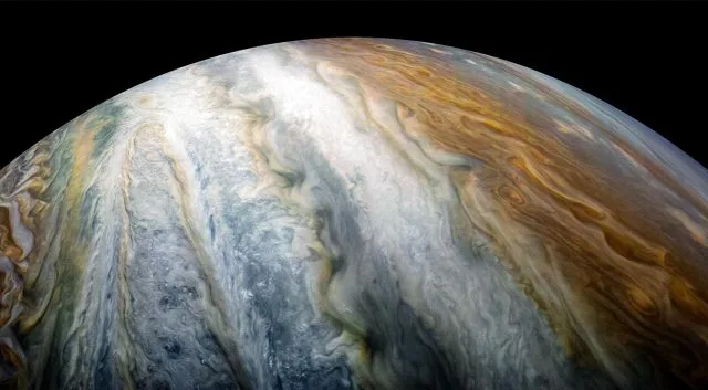 Juno Probe раскрывает восьмиугольный вихревой кластер Юпитера и глубокие облачные полосы