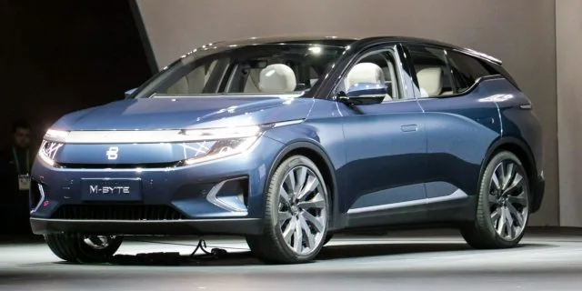 Byton Поштовхи M-Byte EV як перший смарт-пристрої на колесах