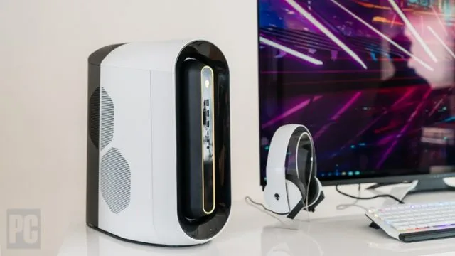 З першого погляду: Alienware Aurora R10 Ryzen Edition