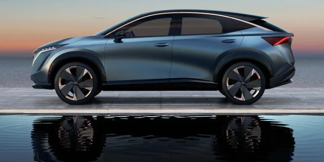 Вид збоку концепції Nissan Ariya. Йдеться про розмір Nissan Rogue і більш аеродинамічним на основі зображення.