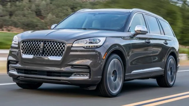 Середньорозмірний Lincoln Aviator є кращим з нових линкольнов, б'ючи всі правильні ноти.