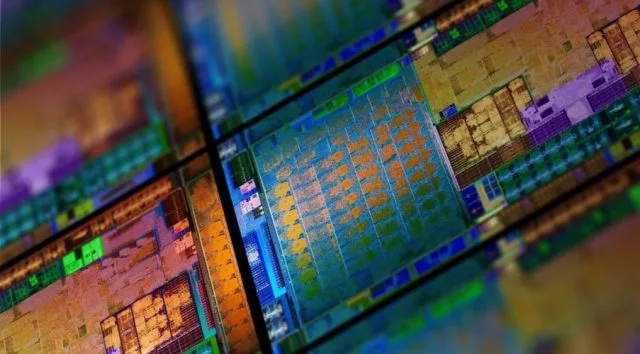 Ноутбуки Dell Inspiron для ноутбуков Dell Crippled сравниваются с версиями Intel