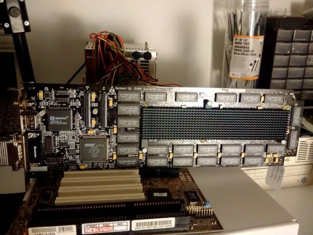 Один Quantum3D 200SBI, з двома Voodoo 2s на борту.