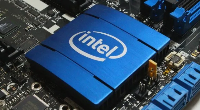 Intel має 10-нм виправлення для Meltdown, Spectre; Можна втратити участь у AMD в 2017 році