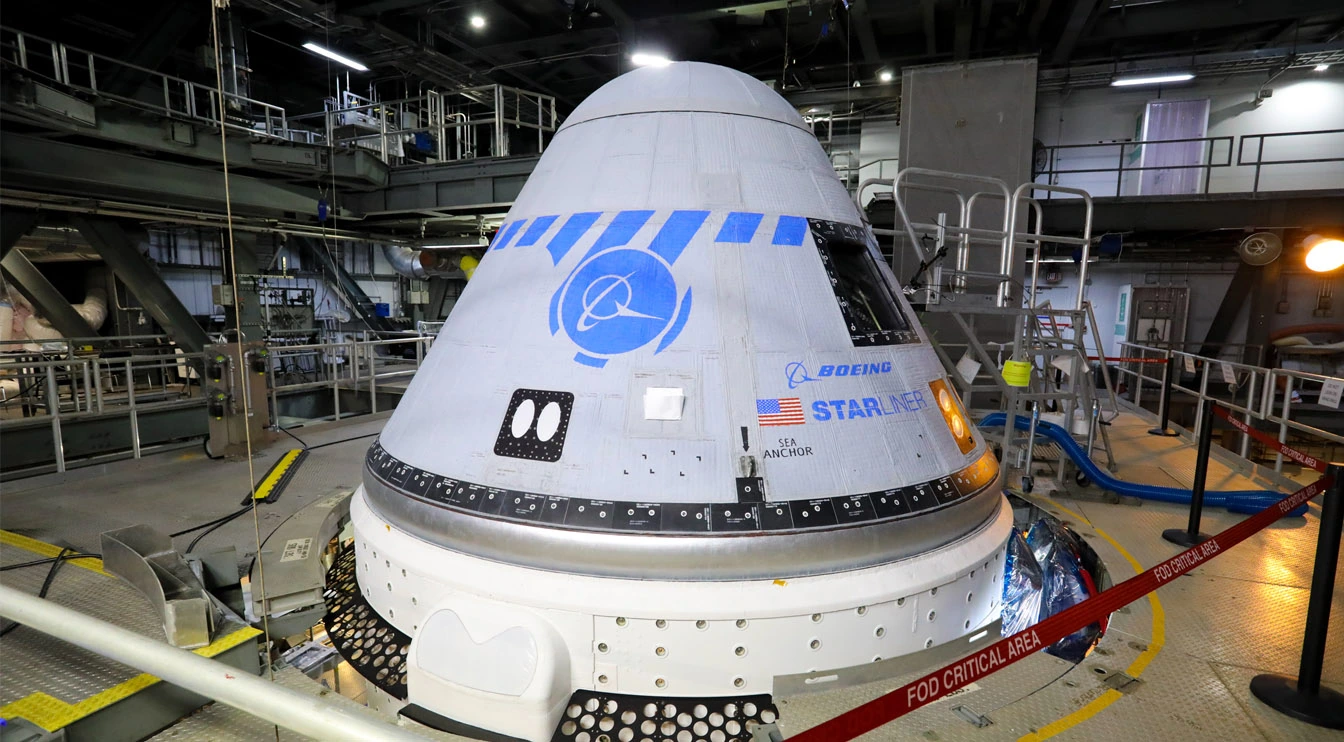 Boeing все ще ставлять проблеми з закусками Starliner