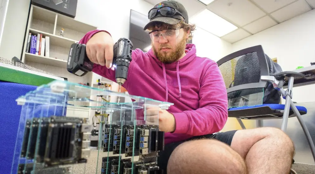 Студенти будують суперкомп'ютер DIY з Nvidia Jetson Nanos