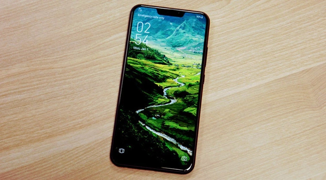 Копіювання iPhone X Нотч на Android - це лінивий і дурний