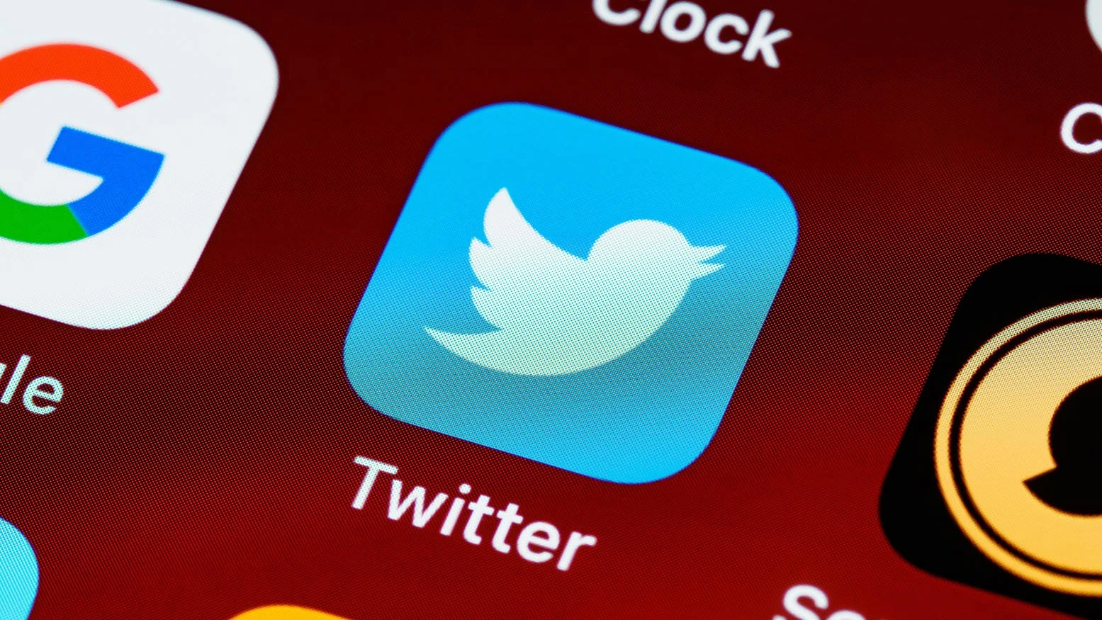 Twitter: Ми не змінюємо умови угоди