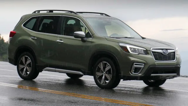 Subaru Forester компактний SUV: На відміну від інших, і краще.