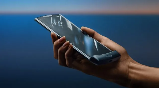 Шості Нового Moto Razr Катер лютого після короткої затримки