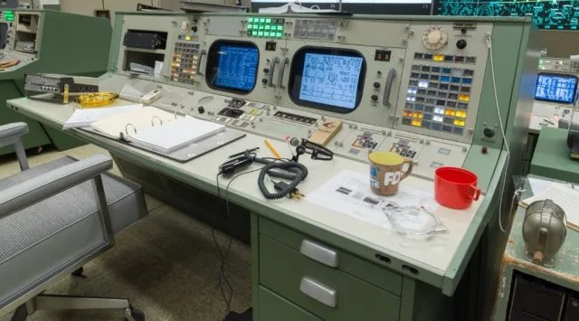 Відновлюваний Контроль Місії NASA демонструє Дні Слави епохи Аполлона