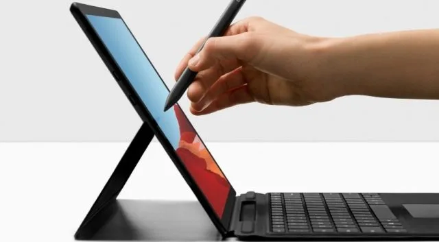 Обзорный обзор: ARM-Powered Surface Pro X Nails форм-фактор, но предлагает слабую производительность