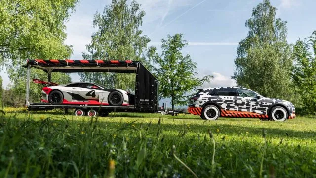 Кроссовер Audi e-tron сможет вытащить трейлер, здесь представлен концепт-кар Audi e-tron Vision Gran Turismo.