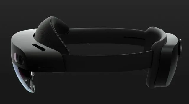 Генеральний директор корпорації Майкрософт: Продаж HoloLens для військових є «принциповим рішенням»
