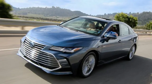 2019 Toyota Avalon Review: Дыхание жизни в сегменте седанов
