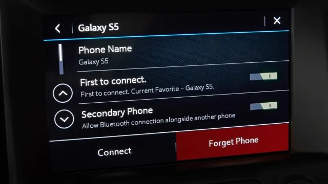 IntelliLink 3 infotainment allows two phones to be connected to the head unit at the same time. The driver chooses which phone is the first to connect.