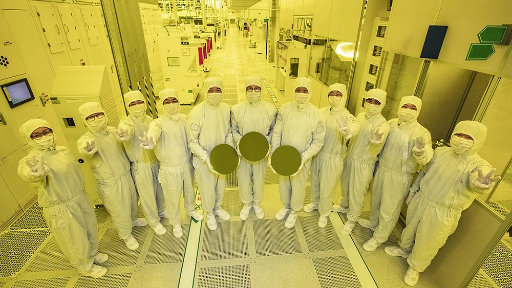 Samsung Becomes First Foundry to Begin Production at 3nm
