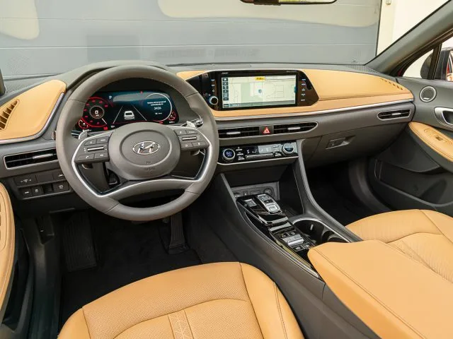 Sonata Limited кокпіт.