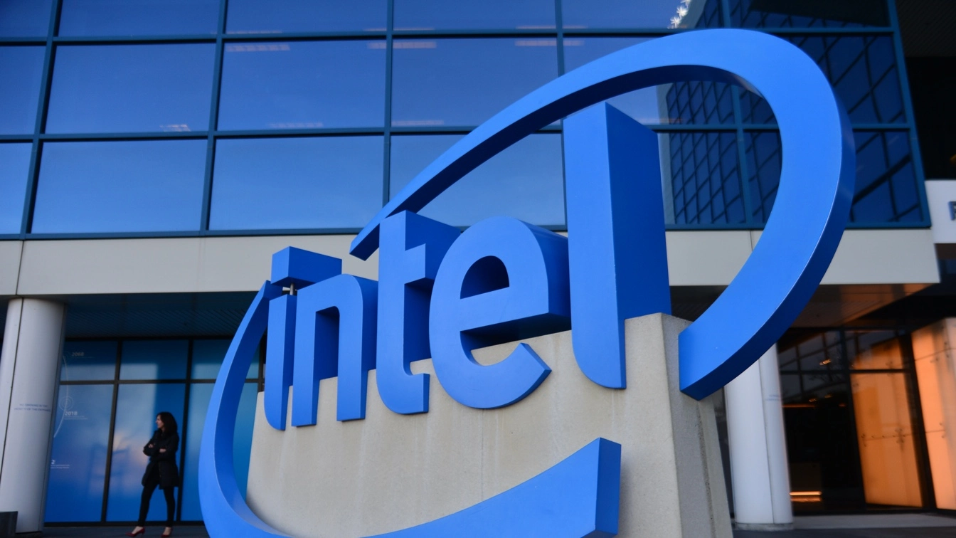 Інтел наймає найвищий талант від суперників TSMC, Samsung