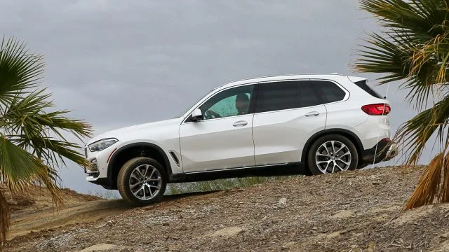 BMW X5: SUV це удар їздити всюди.