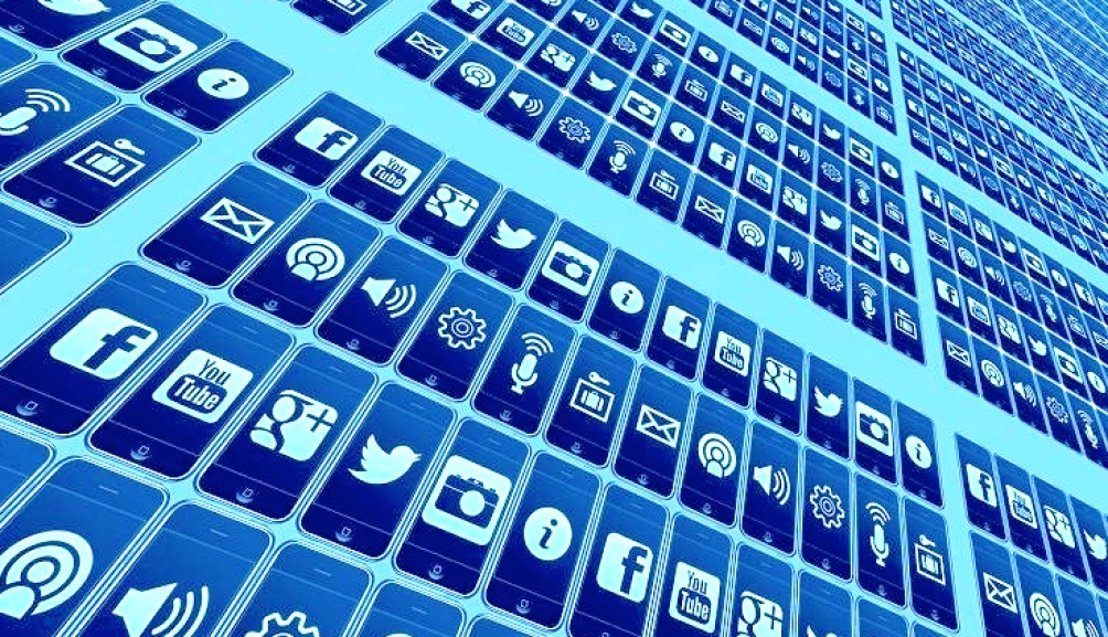 Процес гарантування DHS, купуючи телефонні дані у брокерів