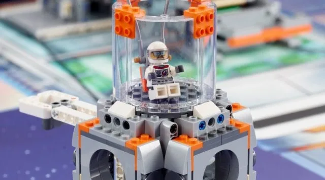Новые учебные комплекты Lego Отправьте вам Rocketing Into Space