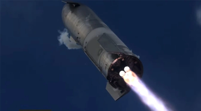 Прототип космічного корабля SpaceX вибухає після ідеального посадки