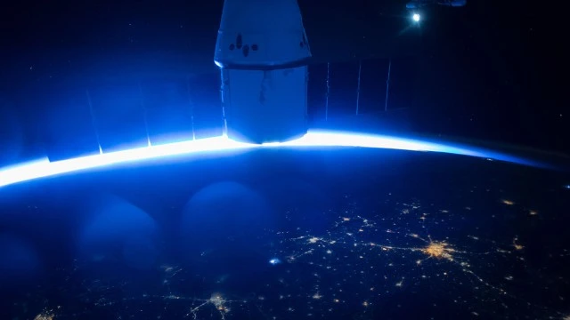 SpaceX Seeks FCC Approval for 1 Million Earth-Based Satellite Uplinks