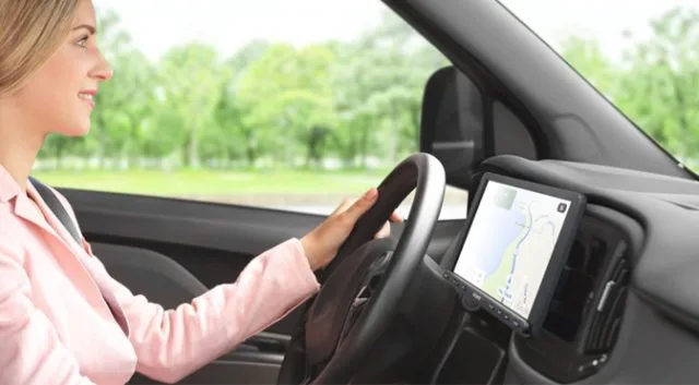Sony’s New CarPlay and Android Auto Receiver Has a Giant 9-inch