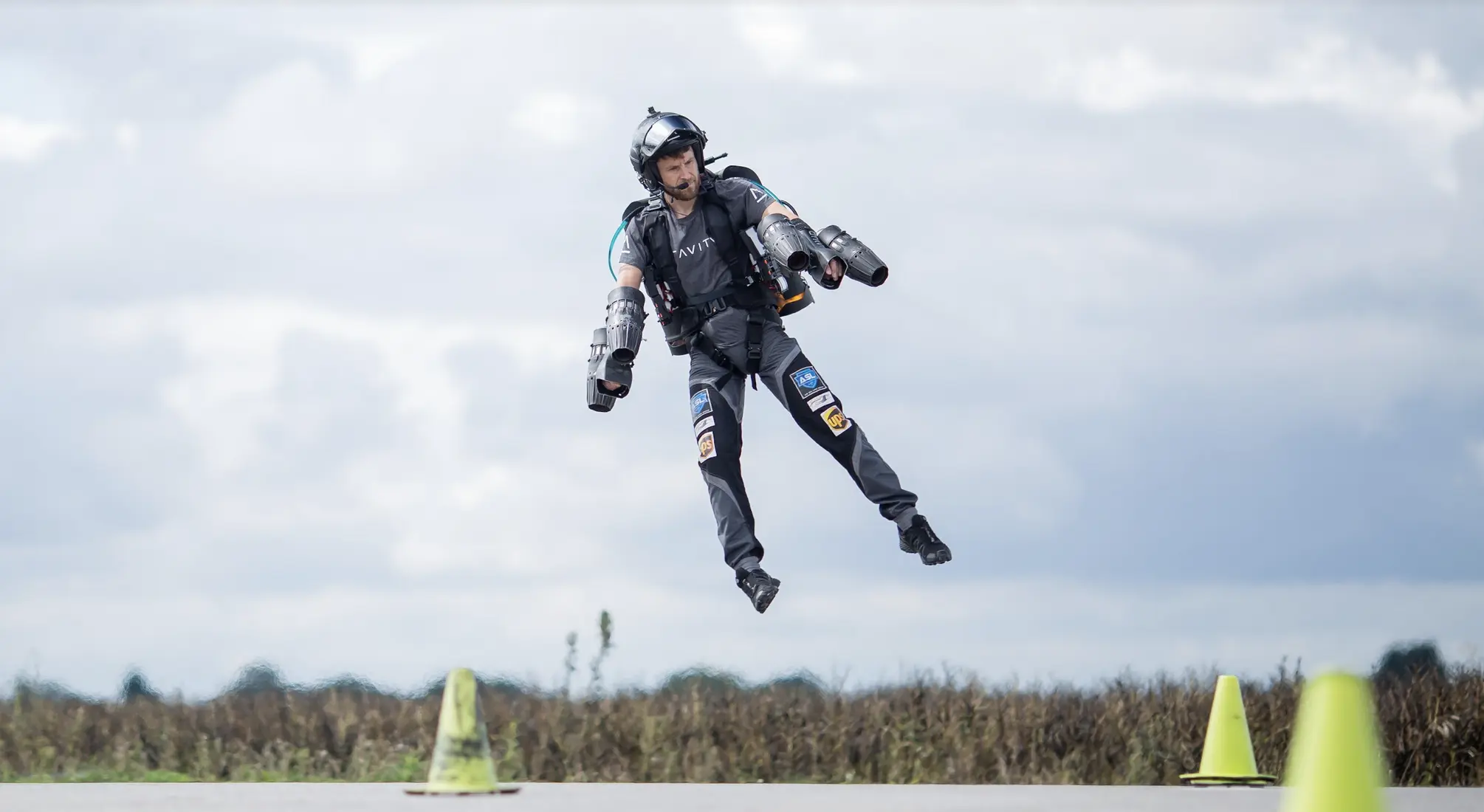 Продемонстровано костюм Jetpack 1000 кінських сил