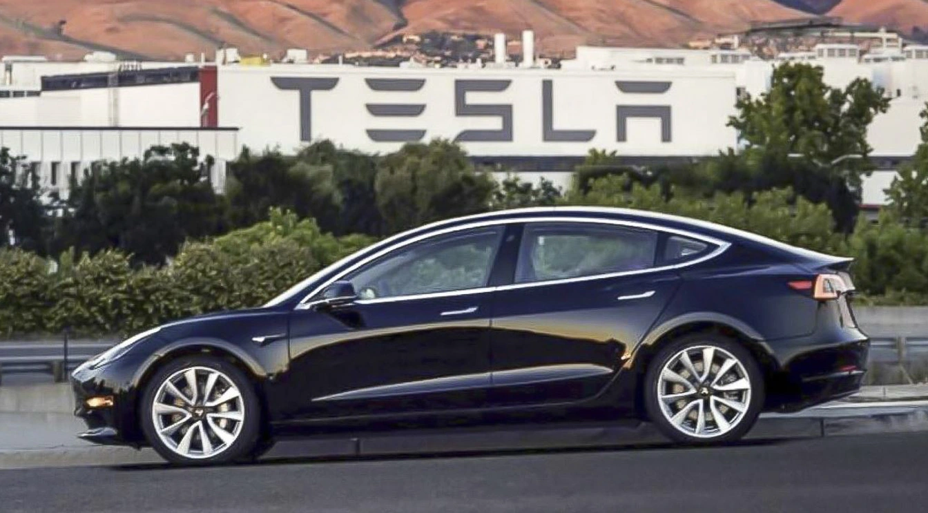 Elon Musk Fires All Tesla Contractors, Unless Employees Will Personally Vouch For Them