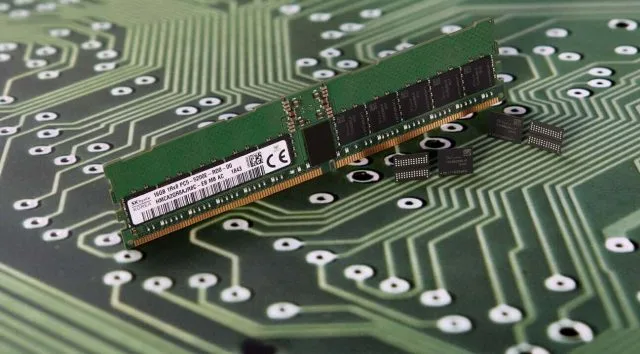 Hynix Demos Первые 16 ГБ DDR5-5200 DIMM
