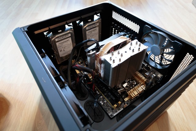 A Noctua NH-U14S, installed. Note the way the cooler overhangs the RAM slots. Image by Sebastian Anthony.