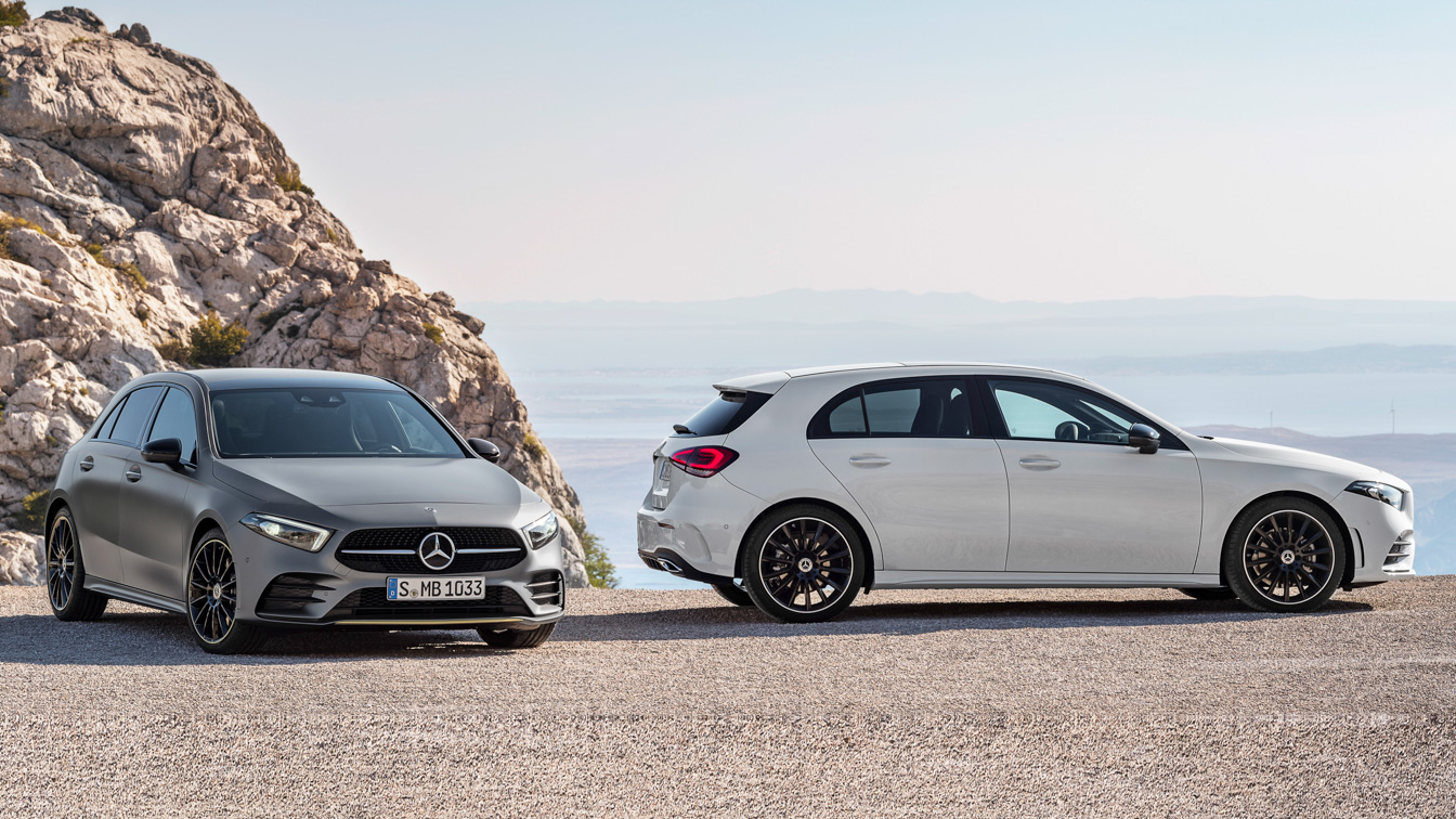 Mercedes-Benz A-Class наконец-то приходит в США, что еще раз дает нам еще $ 30 тыс. Benz. Но: мы получаем седан (слева), а не более полезный, более красивый хэтчбек-почти-кроссовер. США получают 2,0-литровые четыре (221 л.с.); ожидается AMG мощностью 400 л.с. Он получает интерфейс Harman / Mercedes MBUX или интерфейс пользователя Mercedes-Benz. Скажите «Эй, Мерседес», чтобы взаимодействовать.