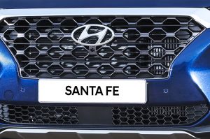 2019 Sante Fe cascading grille: Another new car with an elaborate grille. But not quite Audi/Lexus big.