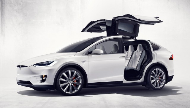 Аккумуляторная батарея Tesla Reactited Days After Fatal Model X Crash