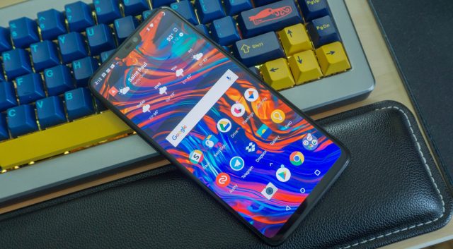 OnePlus 6 добре, але він не вбиває будь-які флагманські телефони Android