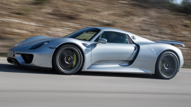 Гібрид Porsche 918: 0-60 миль / год за 2,2 секунди