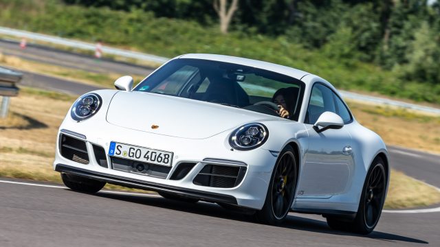 Porsche 911: one problem for every two Porsches in the first 90 days.