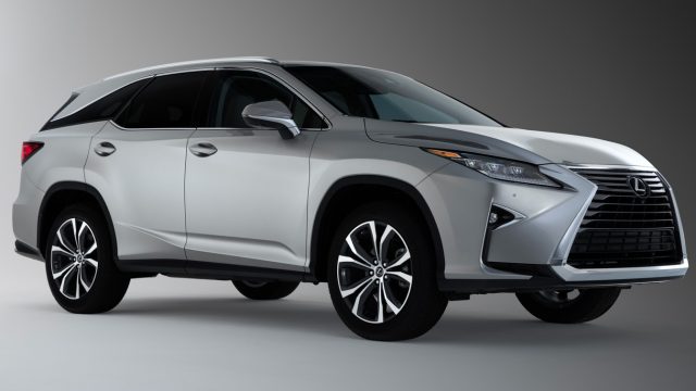 Текущая решетка Lexus RX L также заметна и поляризуется. Это все, что мы скажем.