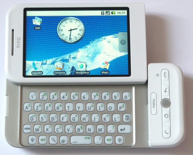 HTC Dream - перший пристрій Android, який вийшов на ринок.