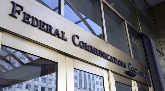 FCC для Gut Неофіційне подання скарг, змушують споживачів платити плату в розмірі 225 доларів США