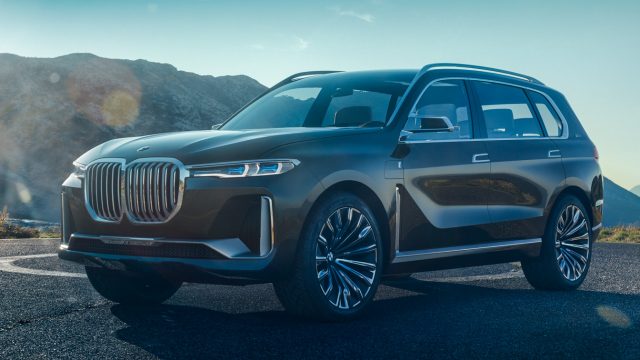 BMW Spartanburg буде ексклюзивним виробником повнорозмірного позашляховика X7, який має відбутися в 2019 році і повинен конкурувати з Mercedes-Benz GLS. Це "Концепція [не остаточне] X7", але це, здається, остаточний дизайн решітки. (Великий, а??)