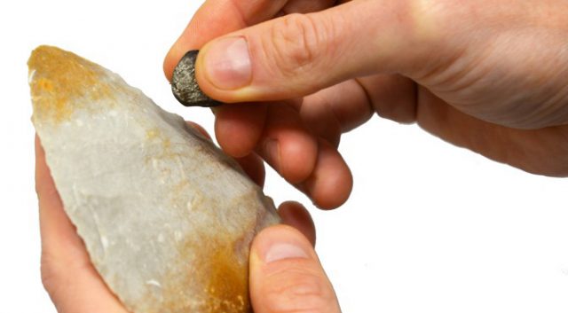 Дослідники заявляють, що неандертальці можуть почати займатися кам'яними інструментами