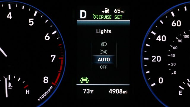 Sheer genius: Hyundai MID shows the status of instrument controls. Know how you’re not sure if your headlights are on? (Because maybe it’s just the DRLs but no tail lamps.) The Kona tells you. Many GM cars do this, too. Everyone should.