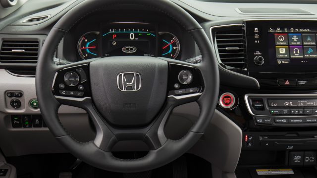 Honda відремонтує Honda Odyssey спрямовуюче колесо та приладну панель для 2019 Pilot оновлення.